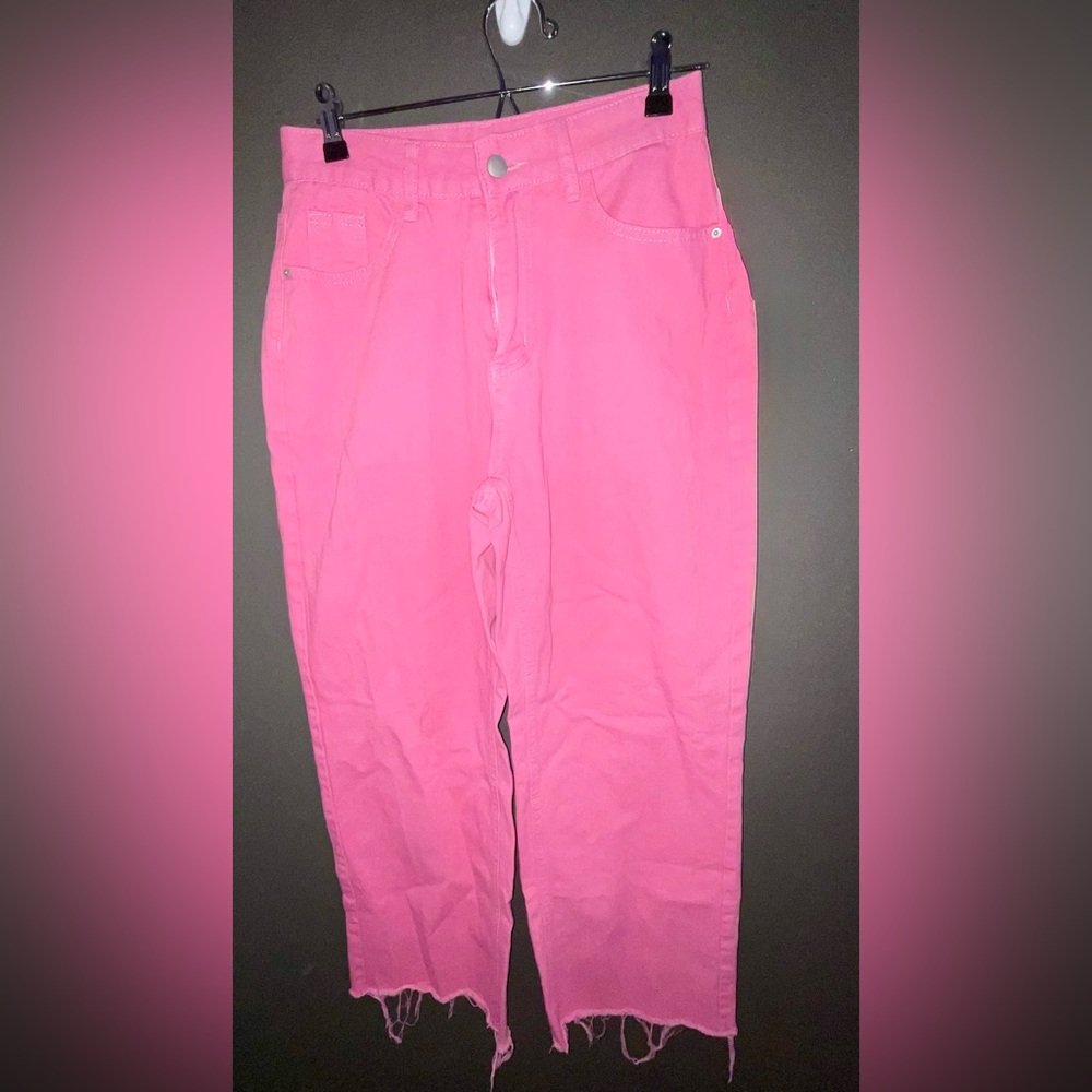 PINK SHEIN PETITE  (size 6 )MEDIUM JEANS